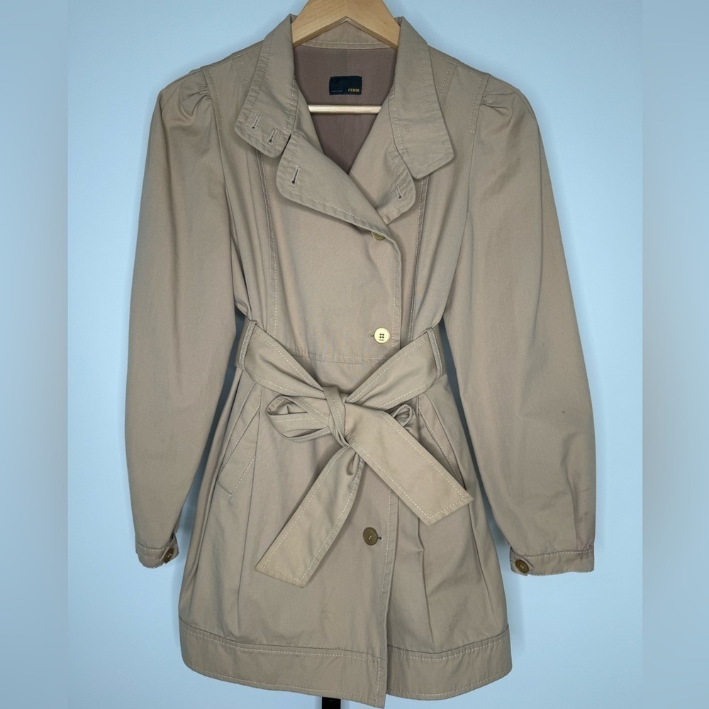 Fendi Women's Trench Coat - Timeless Elegance and Italian Luxury 🌟 - Picture 2 of 8